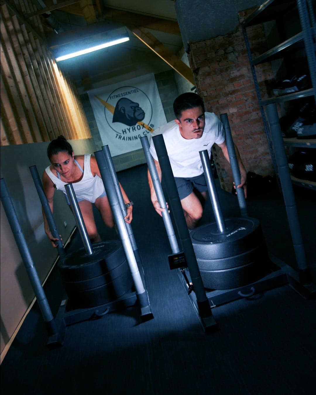 Sled push en duo, zone HYROX
